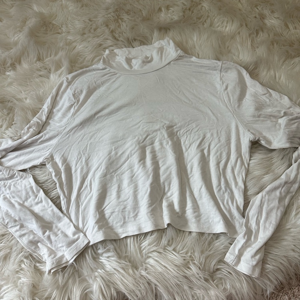 AERO super soft Cropped off White Mock Neck Long-Sleeve Top